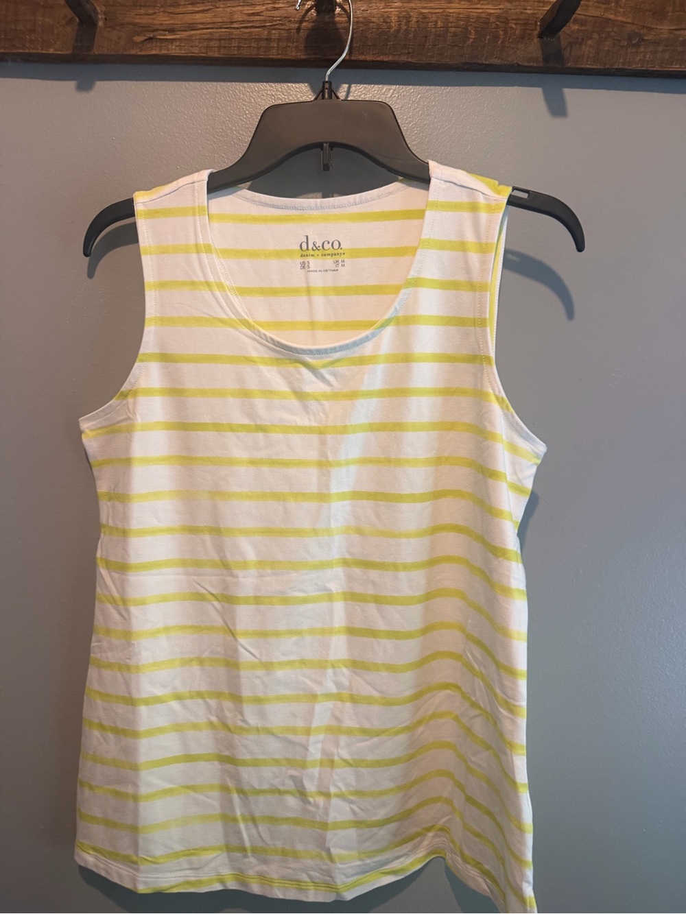 d&co. Women's Yellow Stripe Tank Top - White & Yellow